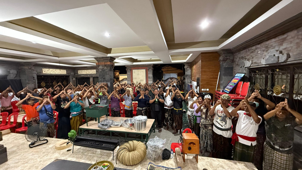 Pelatihan Pembuatan Upakara Yadnya — Banjar Menesa, Desa Darmasaba